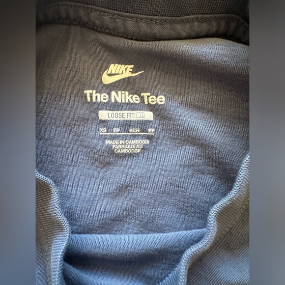 Nike Women’s Cropped Logo Tee’s - Picture 7 of 8